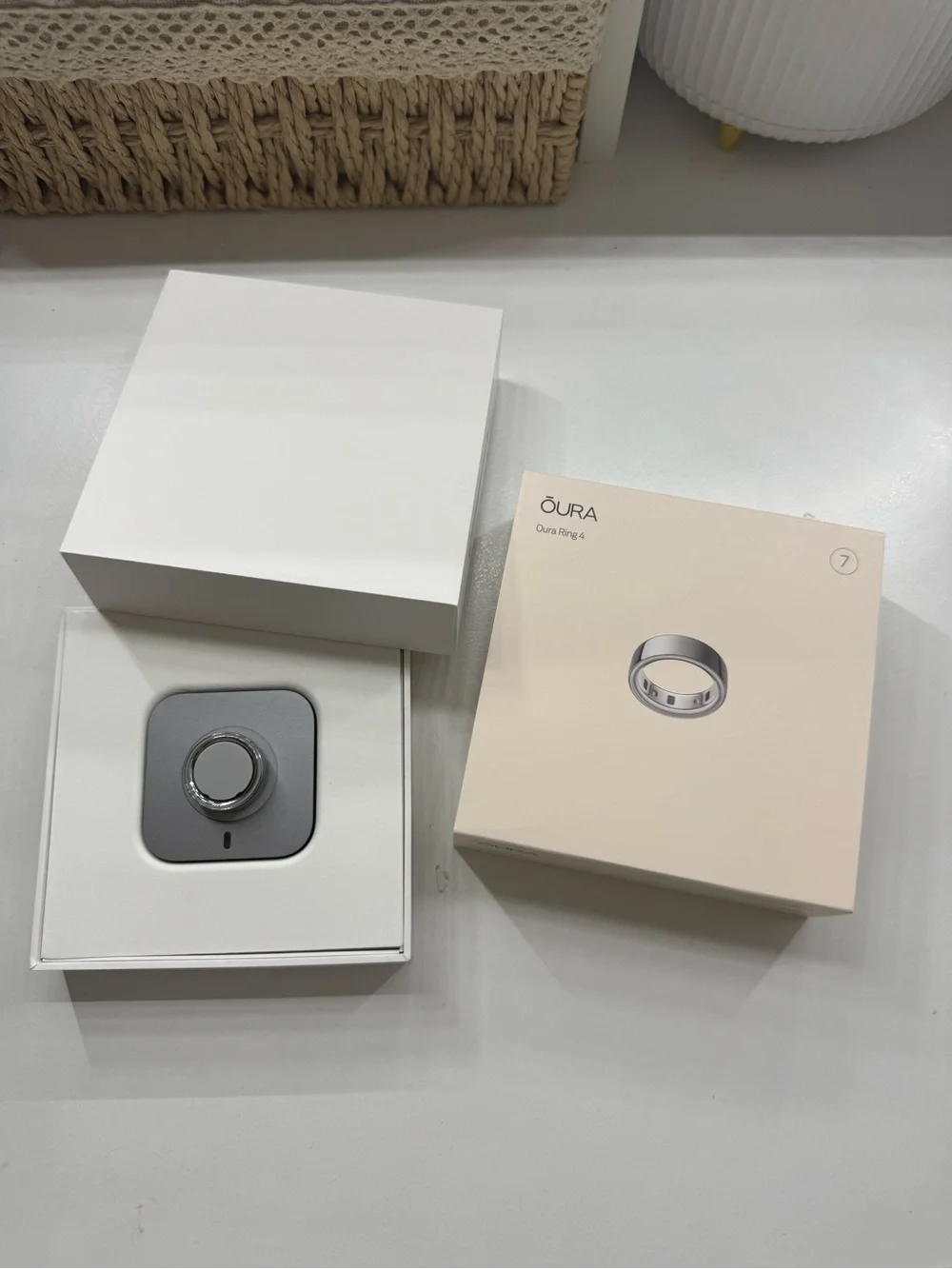 Oura Ring Gen 4 - Silver/Gray Smart Health Ring with Charger